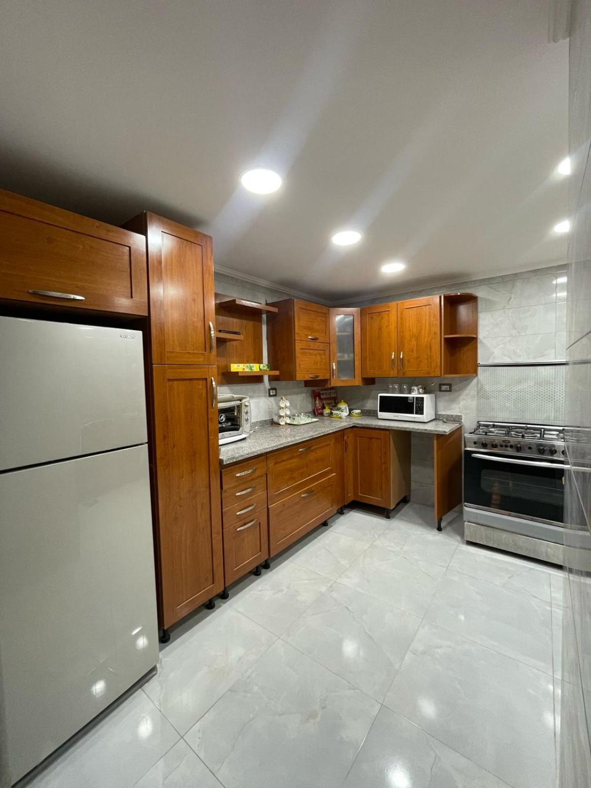 شقه فندقيه برج أم كلثوم Zamalek 3bd Apartment Kairo