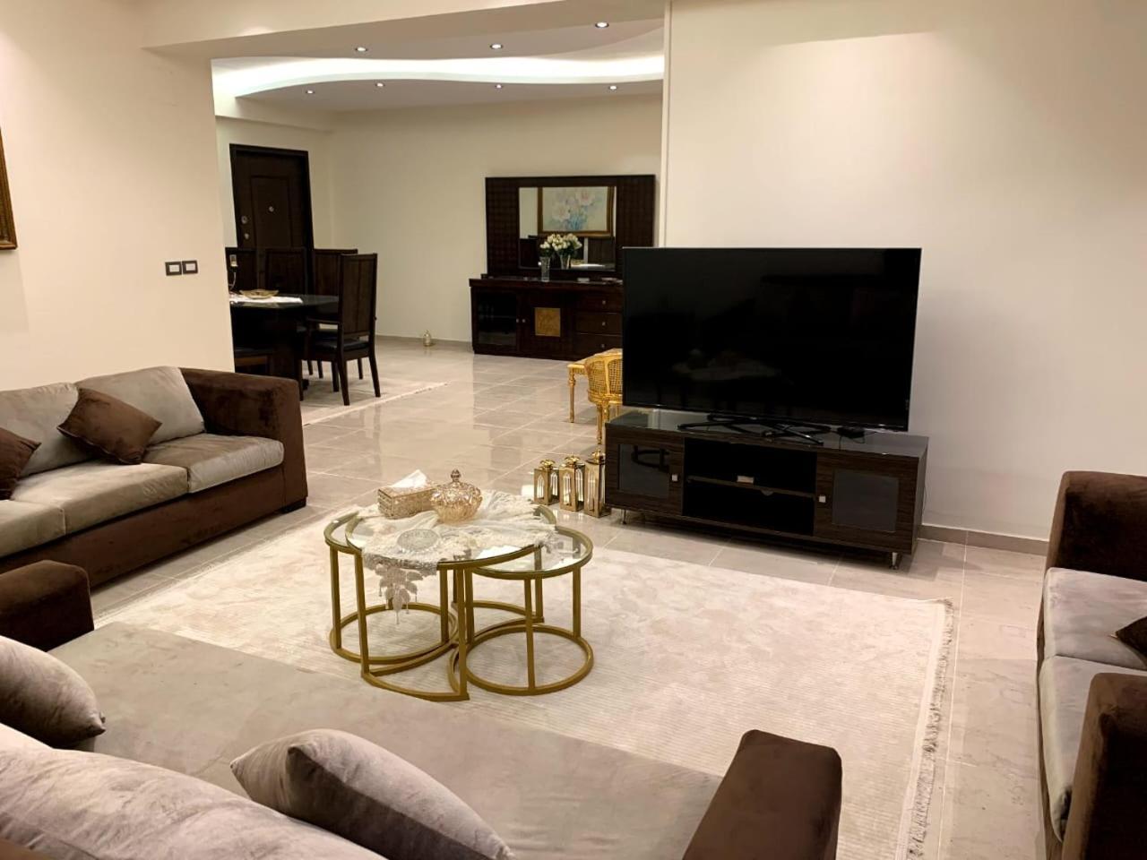 Apartment شقه فندقيه برج أم كلثوم Zamalek 3bd